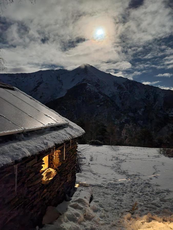 Отель Bordes Pirineu, Costuix Areu Экстерьер фото